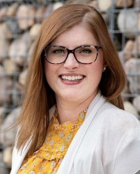 Sarah Lindblom headshot